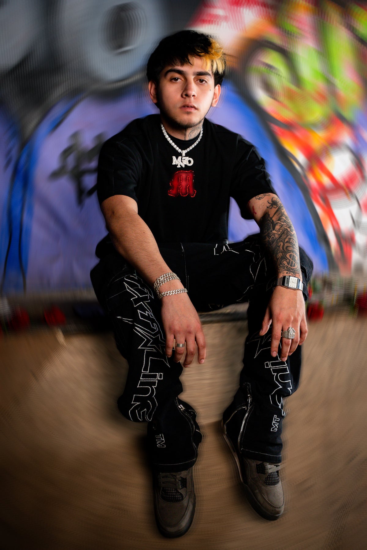MNZO Luxury Graffiti